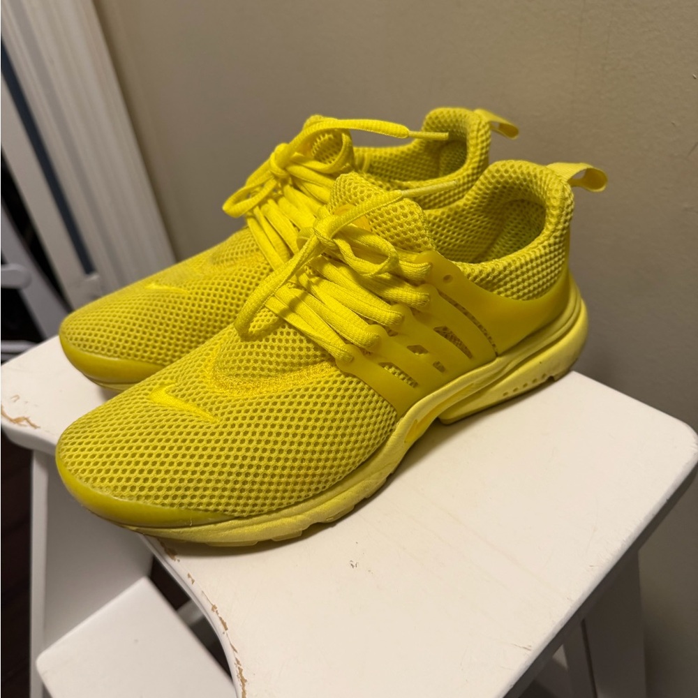 Nike Yellow Women's Sneakers
